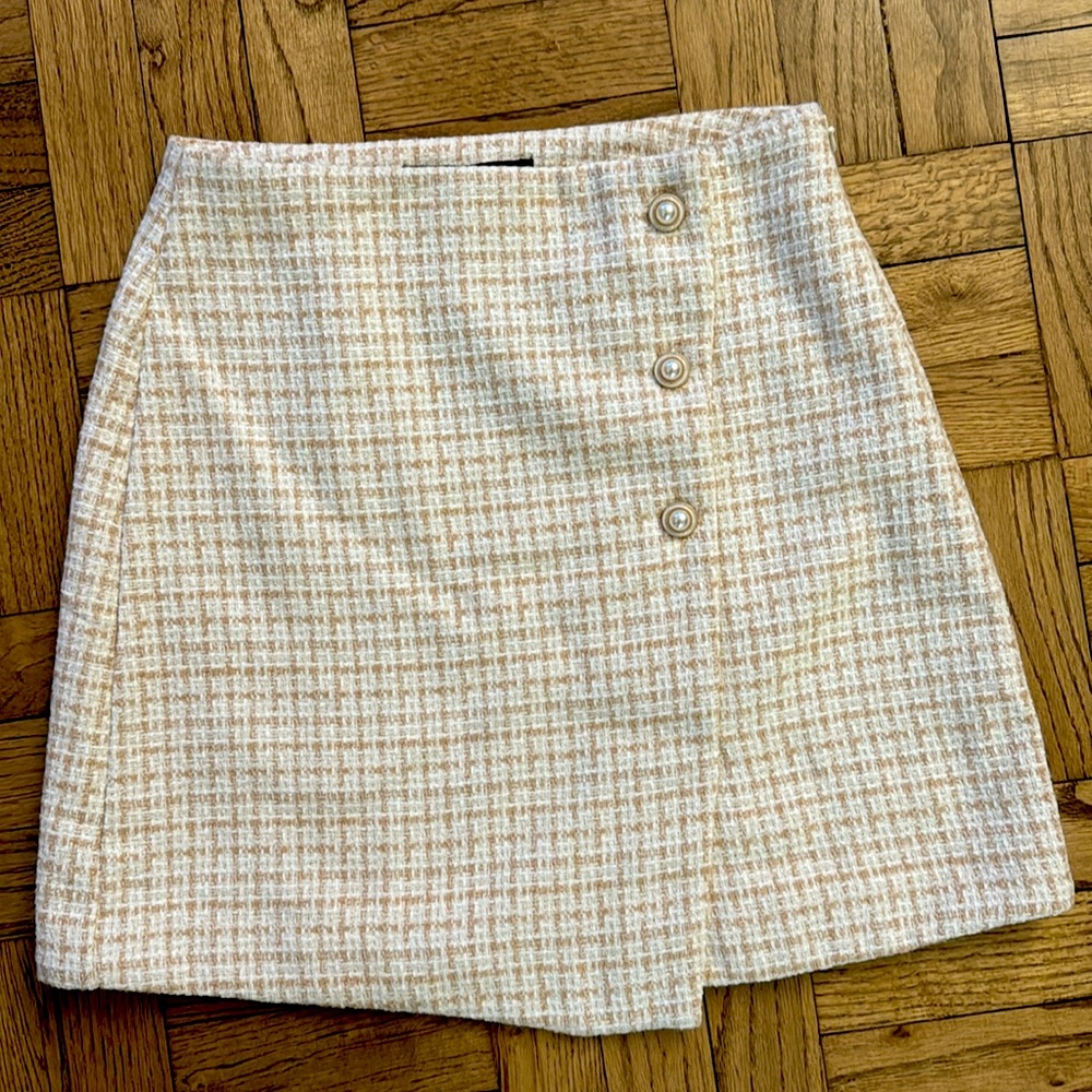 Marc New York Tan/White tweed/Boucle skirt.